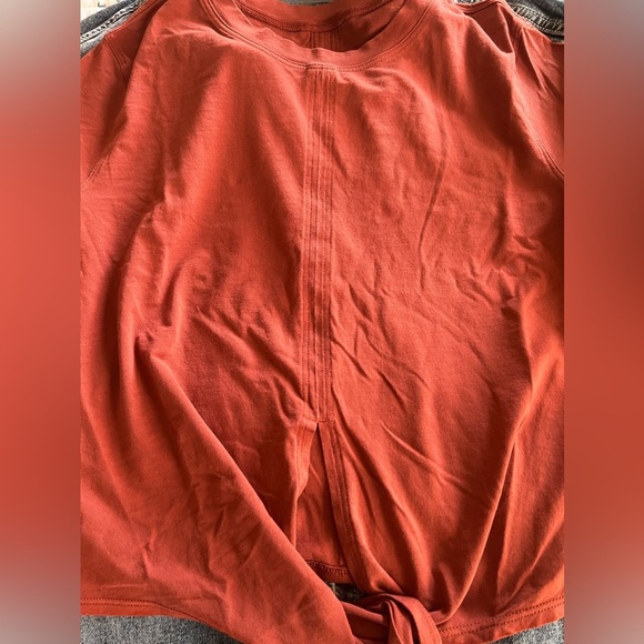 Lululemon short sleeve tie crop top - Picture 6 of 8